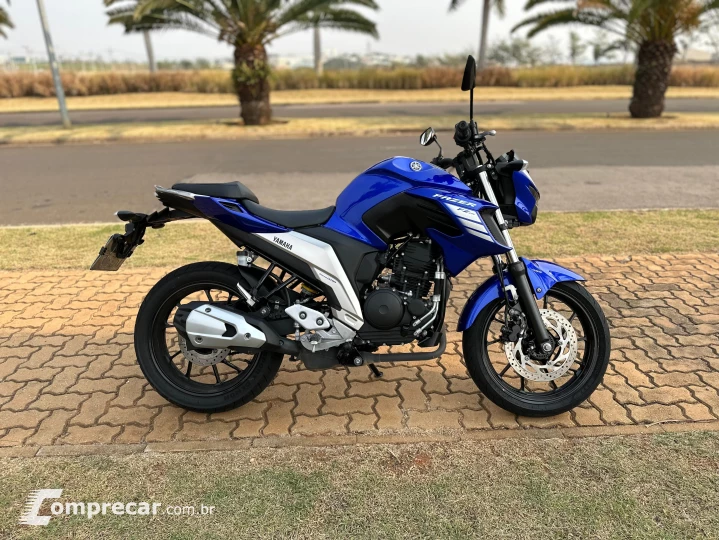 FZ25 FAZER