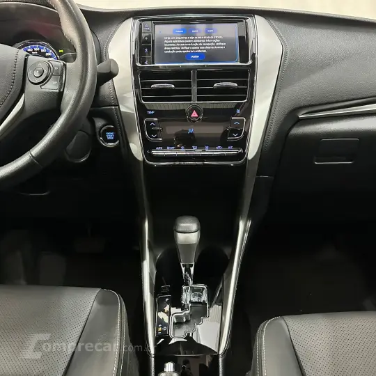 YARIS XLS Connect Sed. 1.5 Flex 16V Aut.