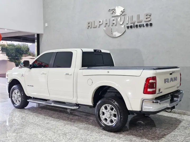 2500 6.7 I6 Turbo Laramie CD 4X4