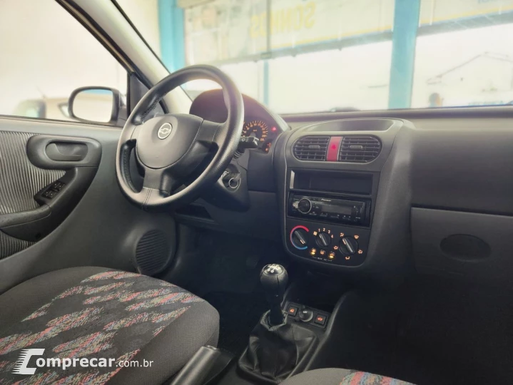 Corsa Sedan 1.8 4P