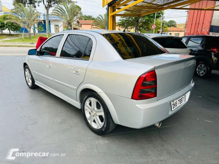 Astra Sedan 2.0 4P CD