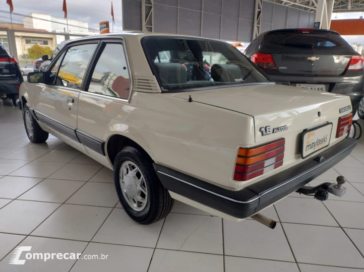 Monza Sedan 1.8 4P ÁLCOOL SL/E