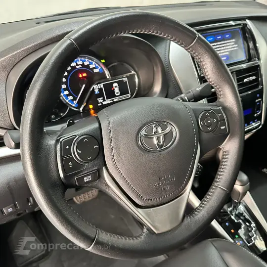 YARIS XLS Connect Sed. 1.5 Flex 16V Aut.