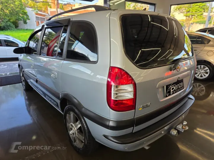 ZAFIRA 2.0 MPFI Elegance 8V