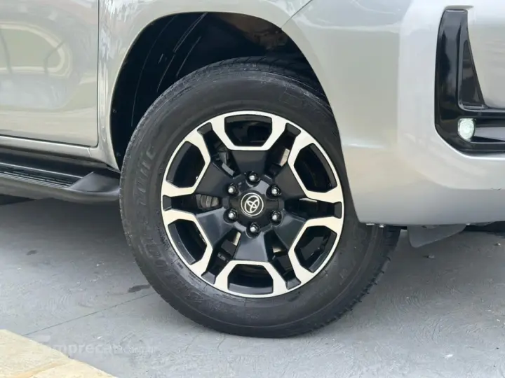 HILUX 2.8 D-4D TURBO DIESEL CD SRX 4X4 AUTOMÁTICO