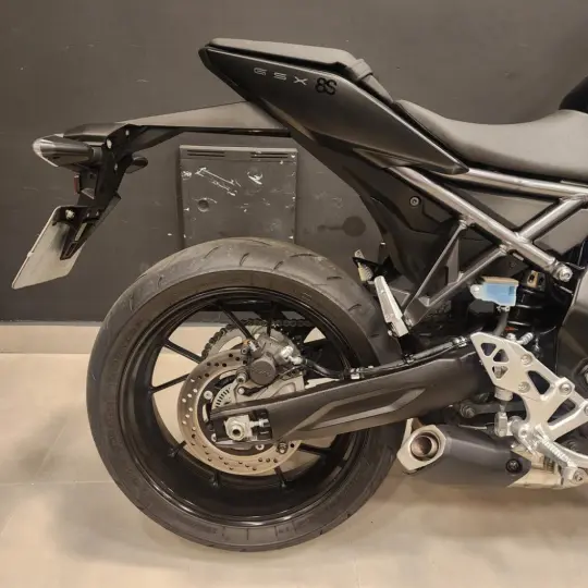 GSX-8S