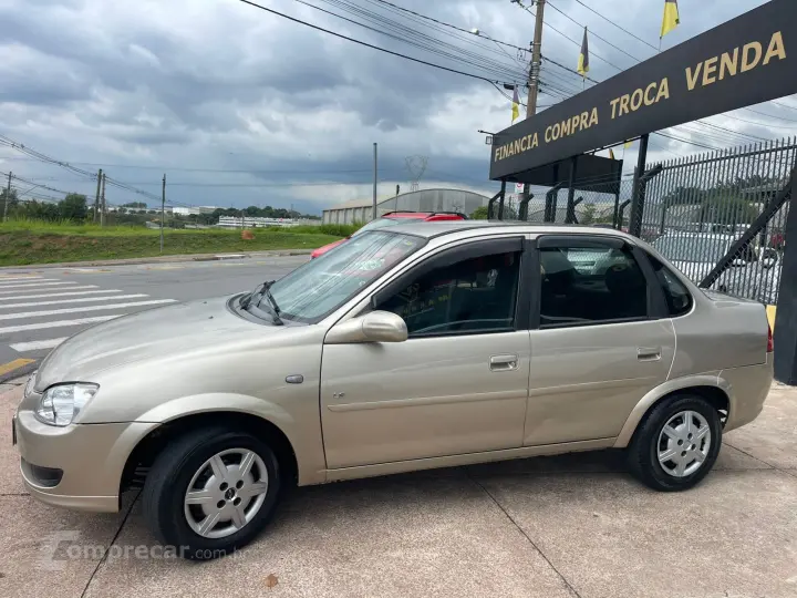 CLASSIC 1.0 MPFI Sedan 8V