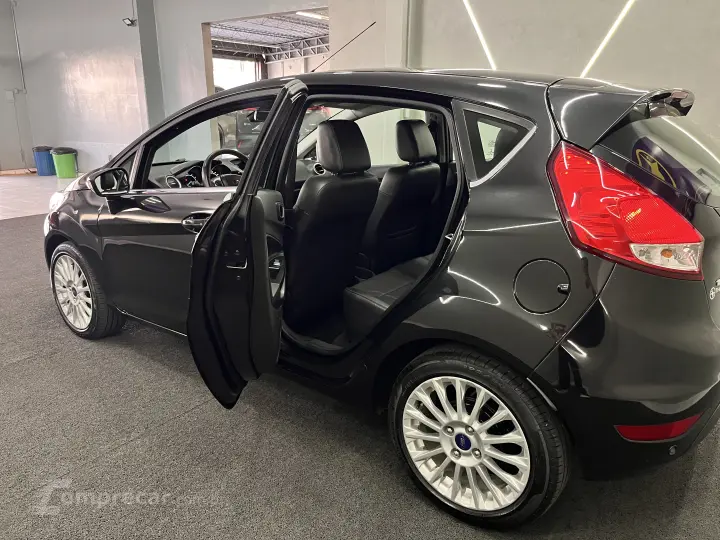 FIESTA 1.6 Titanium Hatch 16V