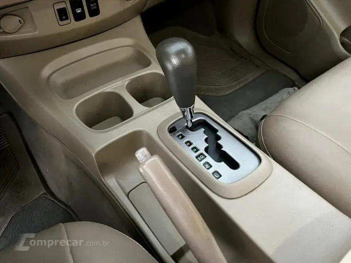 HILUX SW4 2.7 SR 4X2 7 LUGARES 16V GASOLINA 4P AU