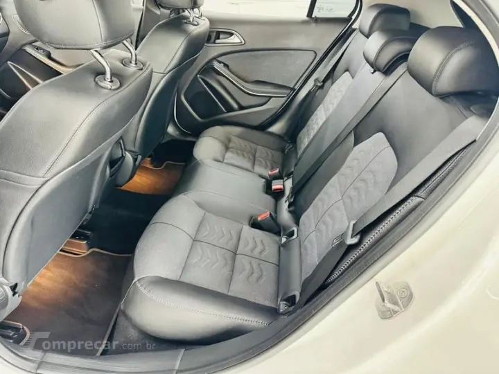 GLA 200 1.6 CGI STYLE 16V TURBO 4P