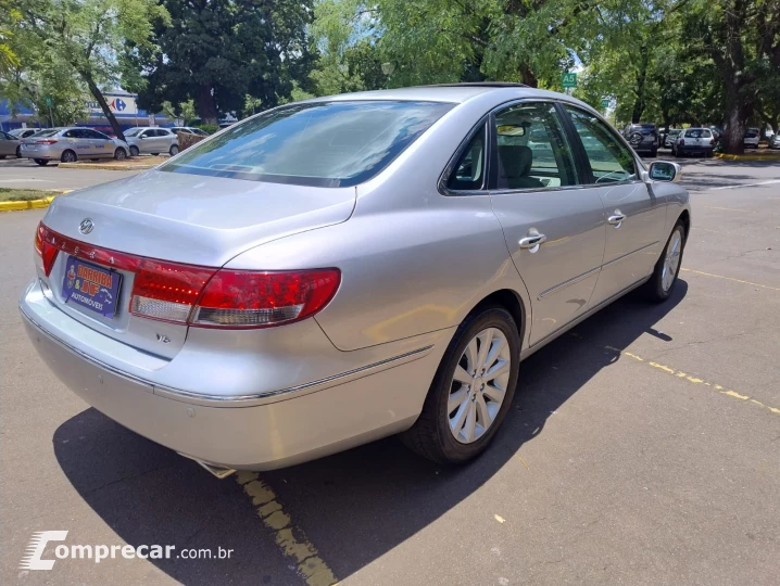 AZERA 3.3 MPFI GLS Sedan V6 24V