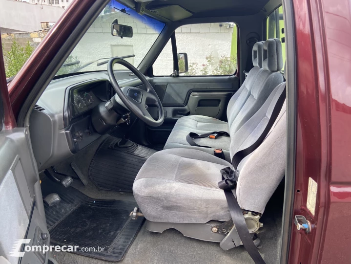 F-1000 2.5 XLT 4X2 CS 8V Turbo