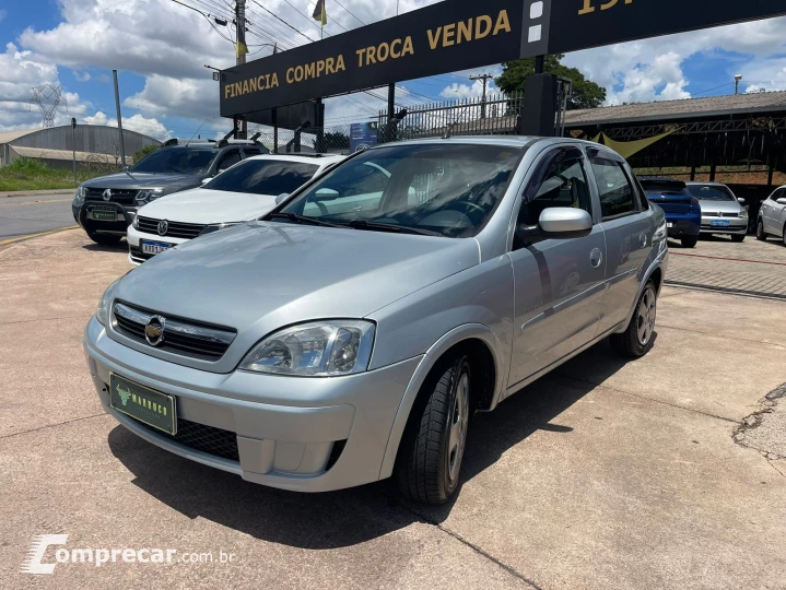 CORSA 1.4 MPFI Premium Sedan 8V