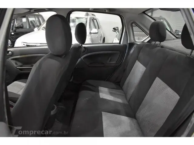 FIESTA SEDAN - 1.6 ROCAM SEDAN 8V 4P MANUAL