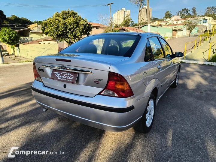 FOCUS 1.6 GLX Sedan 8V