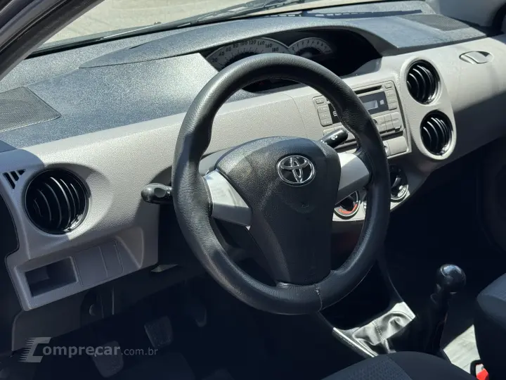 ETIOS 1.5 X Sedan 16V