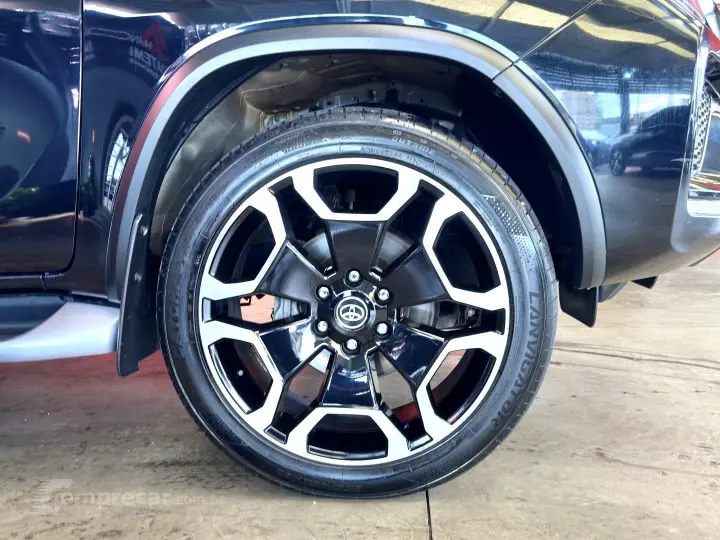 HILUX SW4 2.8 D-4D TURBO DIESEL SRX 7L 4X4 AUTOMÁTICO