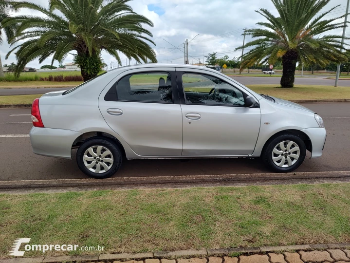 ETIOS 1.5 X Sedan 16V