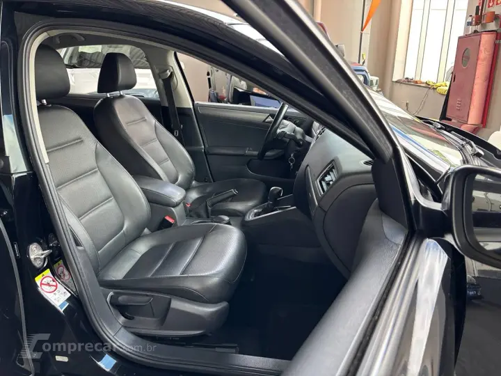 JETTA Comfortline 1.4 TSI 16V 4p Aut.