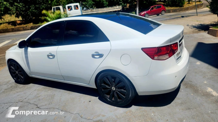 CERATO 1.6 EX Sedan 16V