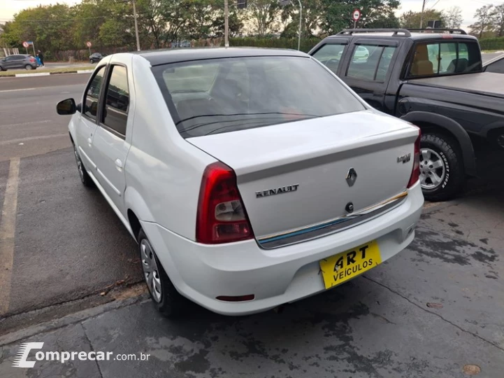 LOGAN 1.0 12V SCE Expression