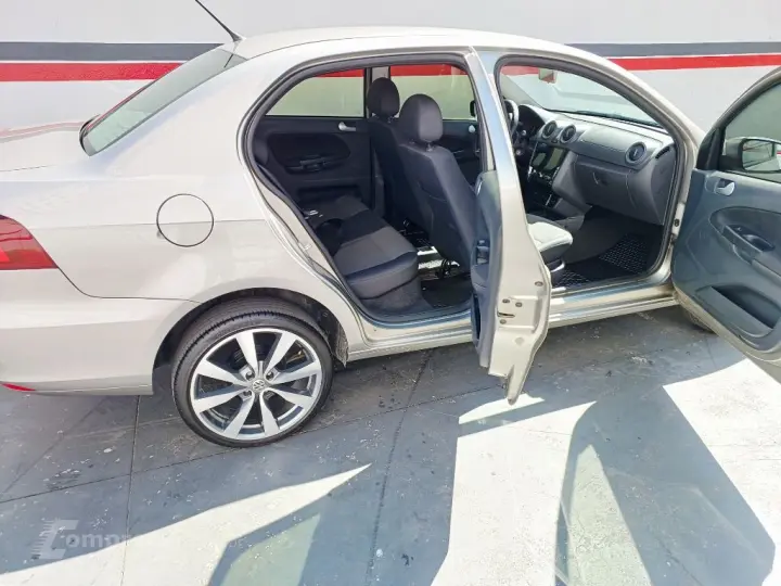 VOYAGE 1.0/1.0 City Mi Total Flex 8V 4p