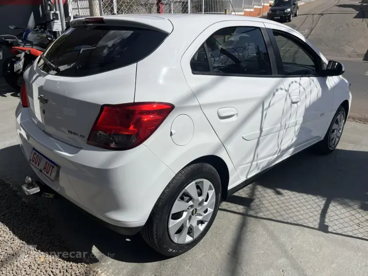 Onix Hatch 1.4 4P FLEX LT AUTOMÁTICO