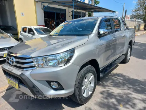 Toyota HILUX 2.8 SRV 4X4 CD 16V 4 portas