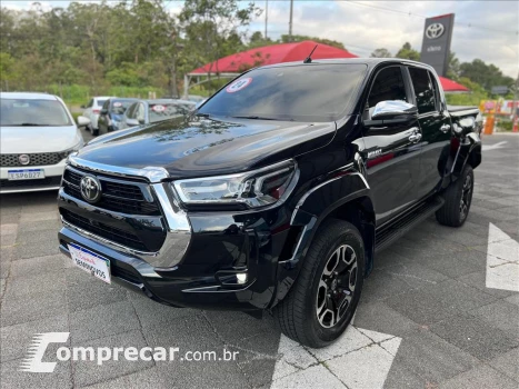 Toyota HILUX 2.8 D-4D TURBO DIESEL CD SRX PLUS 4X4 AUTOM 4 portas