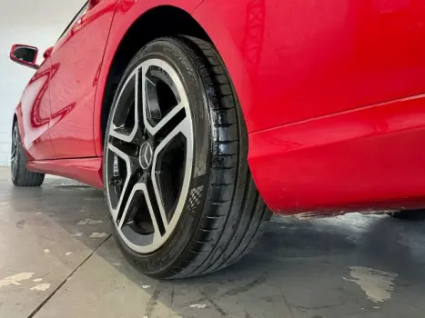 CLA 180 - 1.6 CGI 7G-DCT