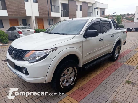 L200 TRITON 2.4 16V Turbo Sport GL CD 4X4