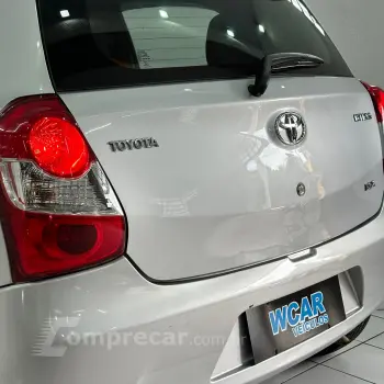 ETIOS HB X ETIOS HB X