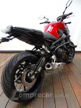 YAMAHA MT-09