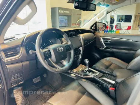 HILUX SW4 2.8 D-4D TURBO DIESEL SRX PLATINUM 7L 4