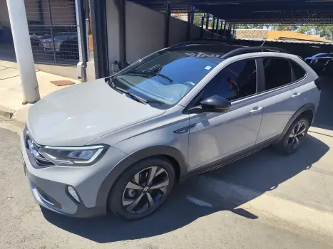 Volkswagen NIVUS 1.0 200 TSI Highline 4 portas