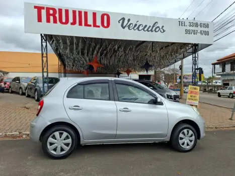 NISSAN March 1.0 S 16V Flex 4P Manual 4 portas