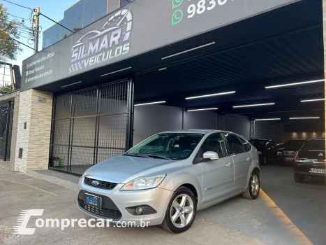 FORD FOCUS 1.6 GLX 16V 4 portas