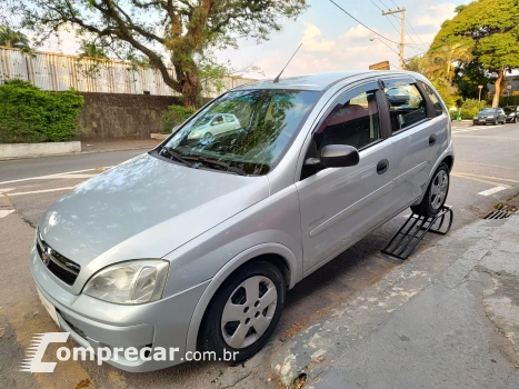 CHEVROLET CORSA 1.4 MPFI Maxx 8V 4 portas