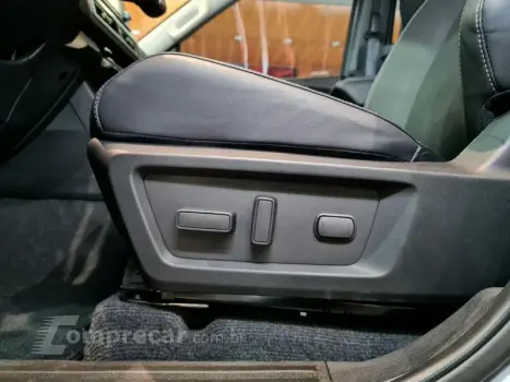 TRITON HPE-S 2.4 CD 4x4 TB DIESEL AUT.