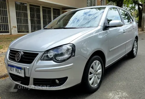 Volkswagen POLO 1.6 MI Sportline 8V 4 portas
