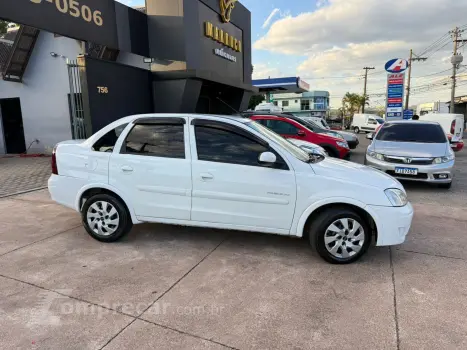 CORSA 1.4 MPFI Premium Sedan 8V