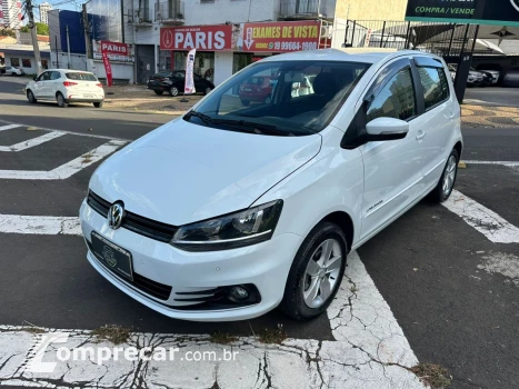 Volkswagen Fox Comfortline 1.6 Flex 8V 5p 4 portas