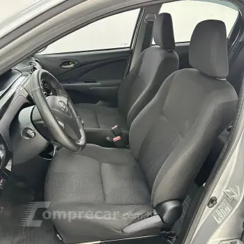 ETIOS HB X ETIOS HB X