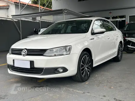 Volkswagen JETTA 2.0 TSI Highline 200cv 4 portas
