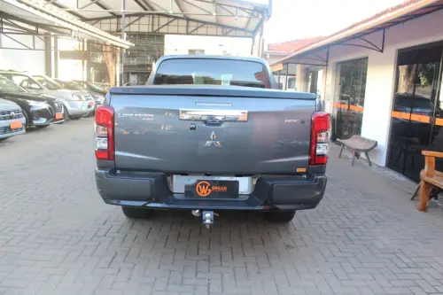 L 200 Triton 2.4 16V SPORT HPE-S 4X4 CABINE DUPLA TURBO DIES