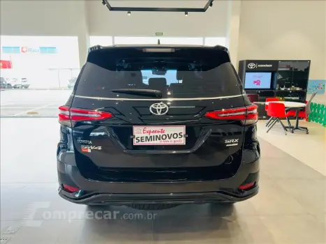 HILUX SW4 2.8 D-4D TURBO DIESEL SRX PLATINUM 7L 4