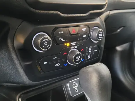 Renegade Longitude 1.8 4x2 Flex 16V Aut.