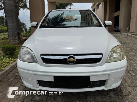 CORSA 1.4 MPFI Premium Sedan 8V