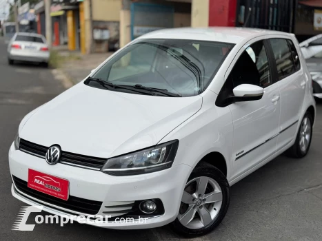 Volkswagen FOX 1.6 MI Highline 8V 4 portas