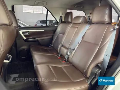 HILUX SW4 2.8 SRX 4X4 7 LUGARES 16V TURBO INTERCO